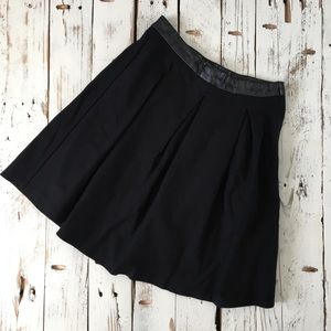Black Glassons Pleated Skirt Size 4